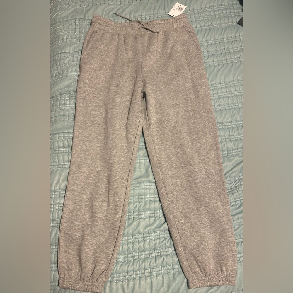 NWT-Forever 21 Heather Grey Athletic Bottoms-size l/XL